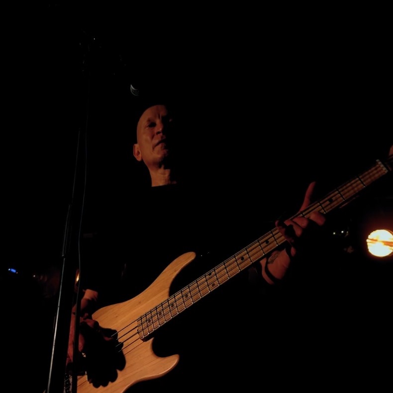 Tequilajazzz показала "живое" исполнение "Темы прошлого лета"